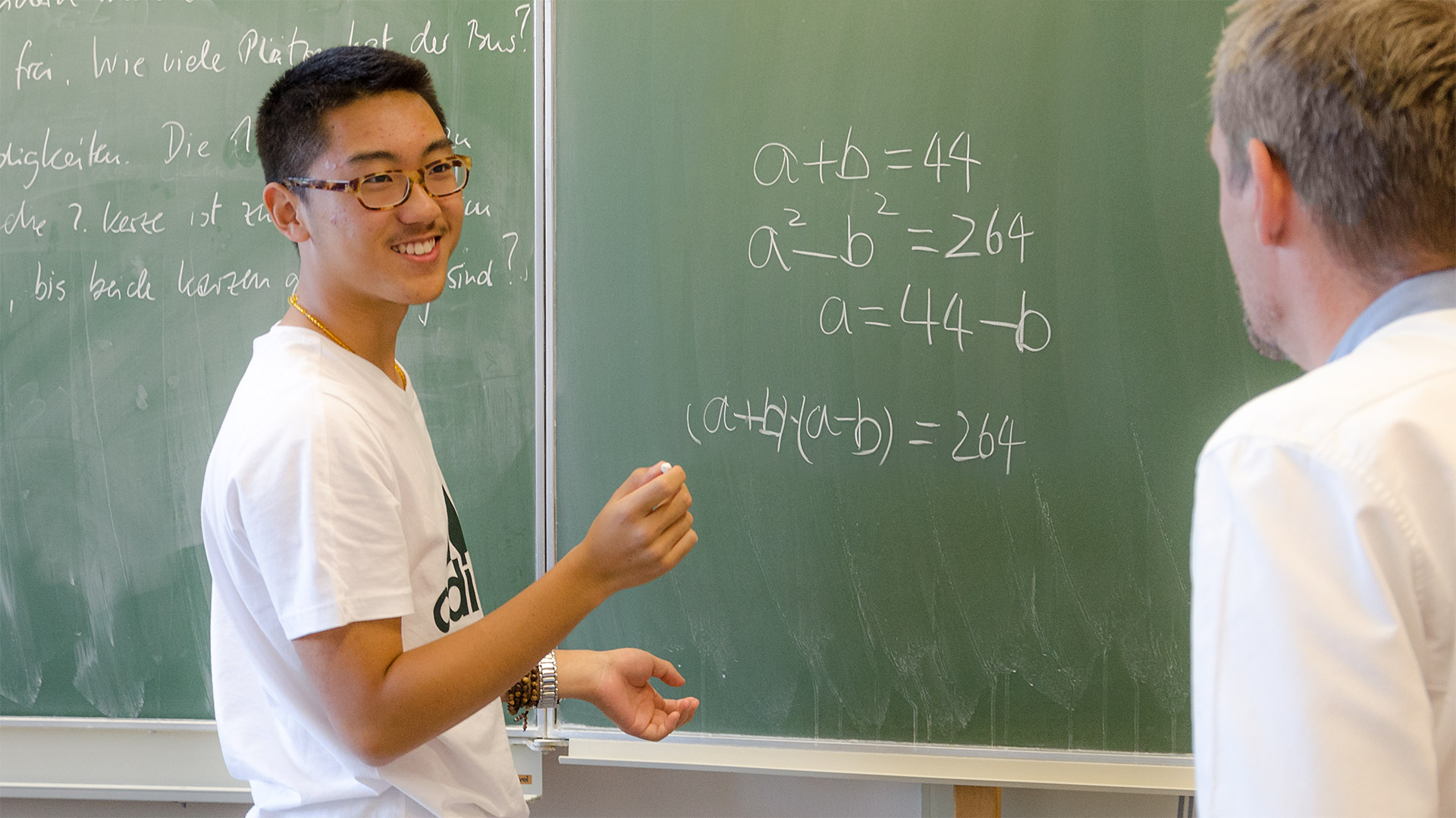Remedial classes by the remedial teachers at the Humboldt-Institut, here in mathematics, also take place during free periods at the Lindenberg Gymnasium.