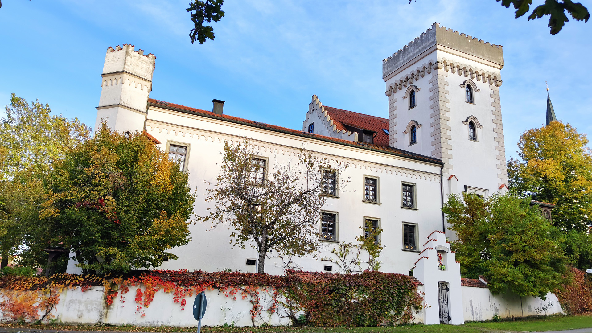 The main office of the Humboldt-Institut at Ratzenried Castle.